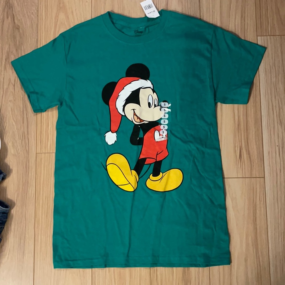NWT Emerald Green Santa Mickey tee